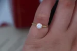 photo de Bague de fiançailles Cartier 1895 – Or Jaune 18 Carats