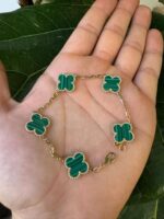 photo de Van Cleef & Arpels Vintage Alhambra Or jaune 750/1000 Malachite