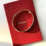 Cartier Love Or jaune 750/1000 (Modèle Classique) 4 diamants – Taille 18