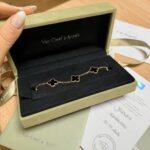 Van Cleef & Arpels Alhambra 5 motifs Or jaune Onyx - Taille 19 cm