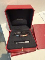 Cartier Love Or Gris 750/1000 (modèle classique) – Taille 17