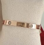 Cartier Love Or Rose 750/1000 (Modèle Classique) 4 diamants – Taille 17 – Image 6