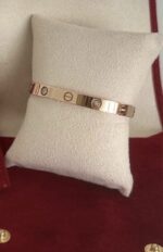 Cartier Love Or Rose 750/1000 (Modèle Classique) 4 diamants – Taille 17 – Image 3