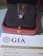 COLLIER PENDENTIF C DE CARTIER, DIAMANT TAILLE BRILLANT OR JAUNE 750/1000 – Image 6